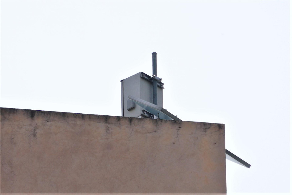 Cận cảnh của một chiếc máy đo chất lượng không khí. (Ảnh: Minh Hiếu/Vietnam+)