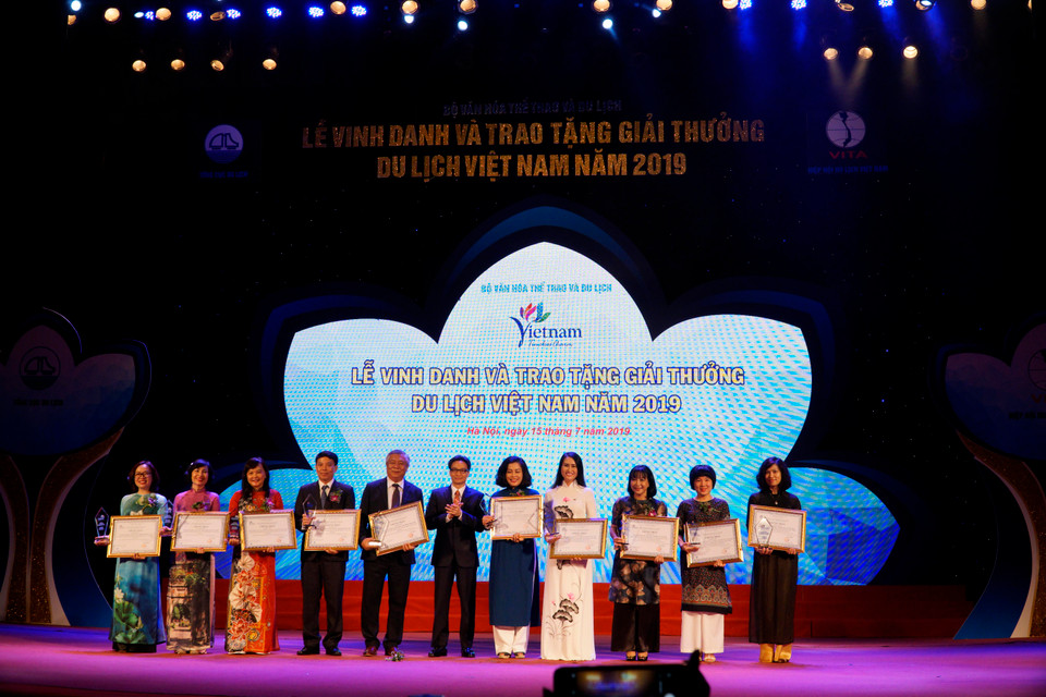 Nhằm động viên, khích lệ các đơn vị đã có nhiều đóng góp cho sự phát triển của ngành du lịch, lãnh đạo Bộ Văn hóa, Thể thao và Du lịch đã quyết định bổ sung vào Quy chế tổ chức Giải thưởng Du lịch Việt Nam 2019 thêm giải thưởng cho hai lĩnh vực là cơ sở đào tạo nguồn nhân lực du lịch và đơn vị truyền thông. (Ảnh: Minh Hiếu/Vietnam+)