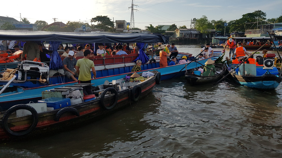Phương tiện di chuyển duy nhất khi bạn đến chợ nổi Cần Thơ là ghe/thuyền. (Ảnh: Vietnam+)