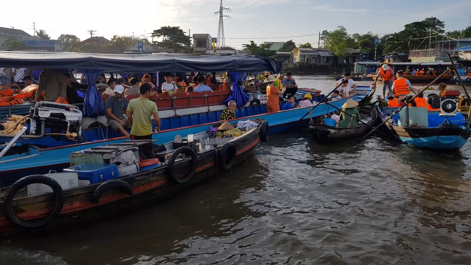 Phương tiện di chuyển duy nhất khi bạn đến chợ nổi Cần Thơ là ghe/thuyền. (Ảnh: Vietnam+)