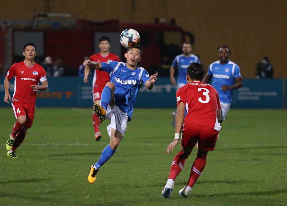 Nhưng Than Quảng Ninh không dễ 'bắt nạt' bởi cũng còn cơ hội trong cuộc đua vô địch với vị trí thứ tư nên chơi quyết tâm. (Ảnh: Hiển Nguyễn/Vietnam+)
