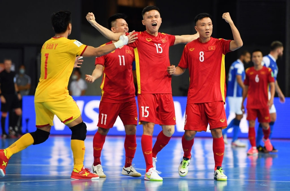 Bàn thắng này là điểm sáng duy nhất của đội tuyển futsal Việt Nam trước đối thủ Brazil ở ngày mở màn FIFA Futsal World Cup 2021 tại Litva. (Ảnh: Getty Images)
