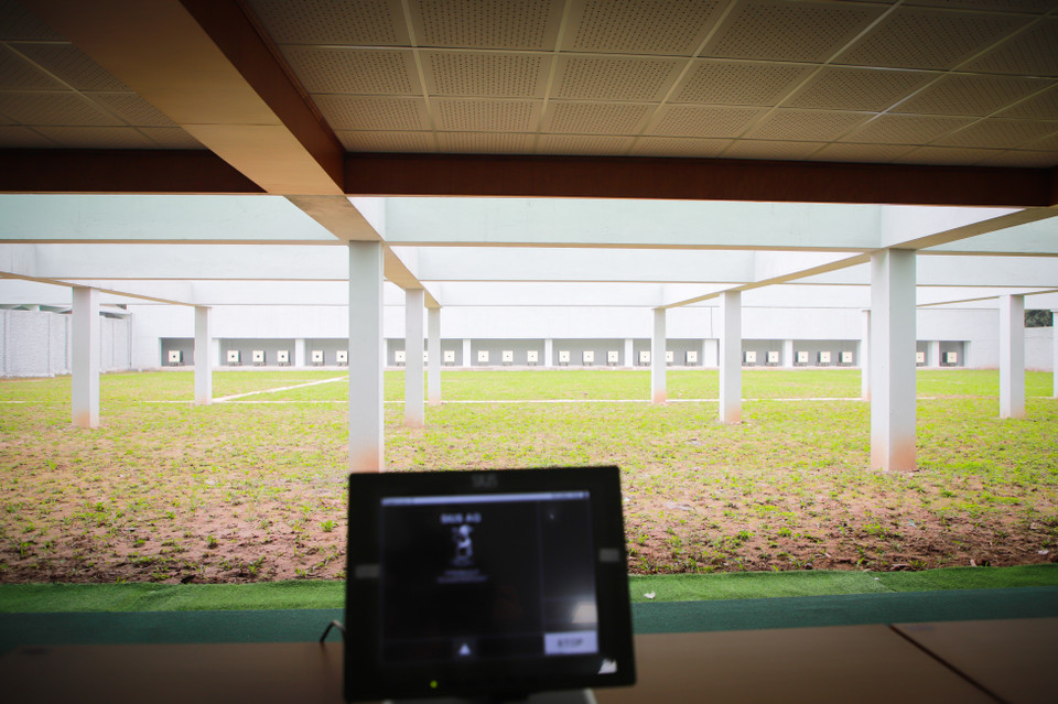 Trong số những hạng mục nâng cấp tại trung tâm này, trường bắn súng được chú ý nhiều nhất khi từng xuống cấp, không đủ trang thiết bị nhằm phục vụ công tác tập luyện và thi đấu trong nhiều năm qua. (Ảnh: Hiển Nguyễn/Vietnam+)