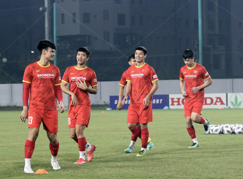 Theo đó, so với trận gặp Nhật Bản, tuyển Việt Nam chỉ có 1 sự thay đổi nhân sự trước đối thủ Tây Á khi hậu vệ Thanh Bình thay thế Bùi Hoàng Việt Anh. (Ảnh: VFF)