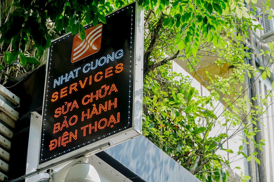 Trung tâm bảo hành Nhật Cường tại nhà C4 Giảng Võ (Hà Nội) vẫn hoạt động đón khách bình thường. (Ảnh: Minh Hiếu/Vietnam+)