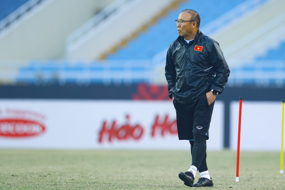 Ông Park cho thấy sự tập trung tối đa trước khi bước vào trận đấu vô cùng quan trọng với Malaysia. (Ảnh: PV/Vietnam+)