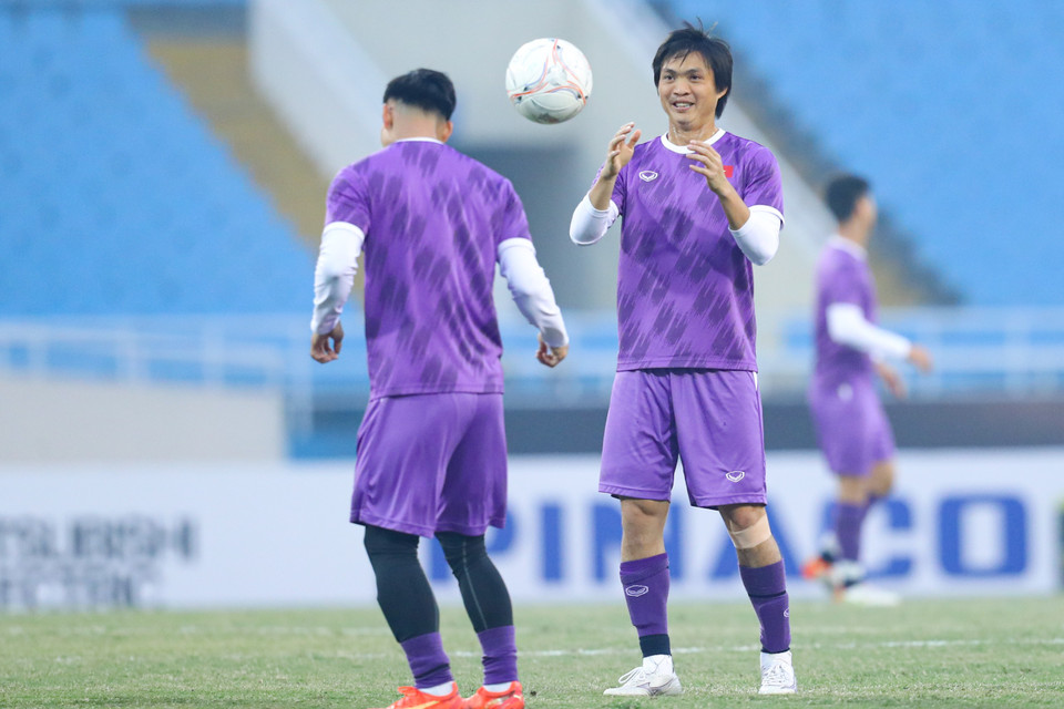 Trái ngược với huấn luyện viên trưởng, tuyển thủ Việt Nam cho thấy tinh thần thoải mái. (Ảnh: PV/Vietnam+)