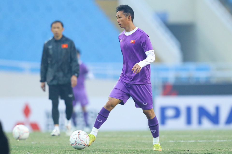 Do mặt cỏ và lớp nền tại sân Mỹ Đình rất xấu, buổi tập cuối cùng trên sân đấu chính thức trở nên cực kỳ quan trọng với đội tuyển Việt Nam. (Ảnh: PV/Vietnam+) 