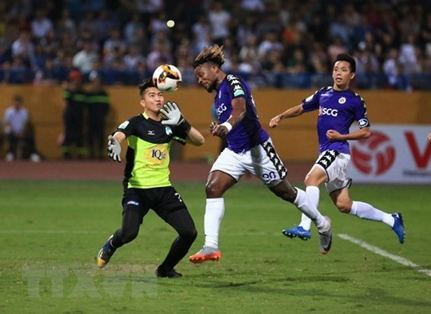 Oseni đã chứng minh vì sao Hà Nội T&amp;T sẵn sàng bán cả cặp tiền đạo Gonzalo và Samson. (Nguồn: TTXVN/Vietnam+)