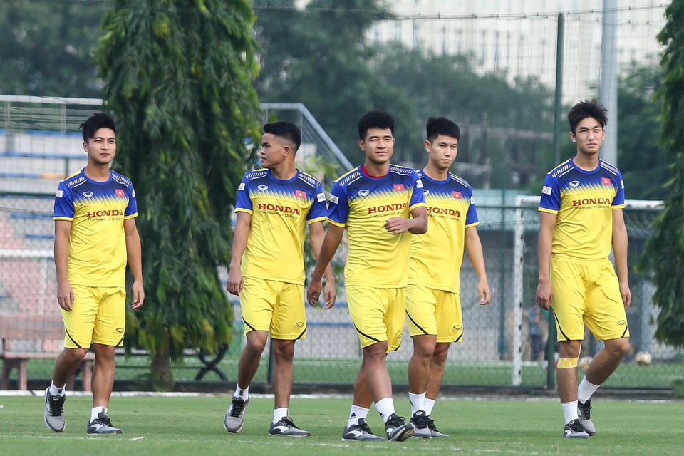 Buổi tập chiều 26/9, tuyển U22 Việt Nam vẫn chưa có được đầy đủ lực lượng do chấn thương của Martin Lo, Hà Đức Chinh, Nguyễn Trọng Hùng, Nguyễn Trọng Đại chưa bình phục. (Ảnh: Nguyên An)