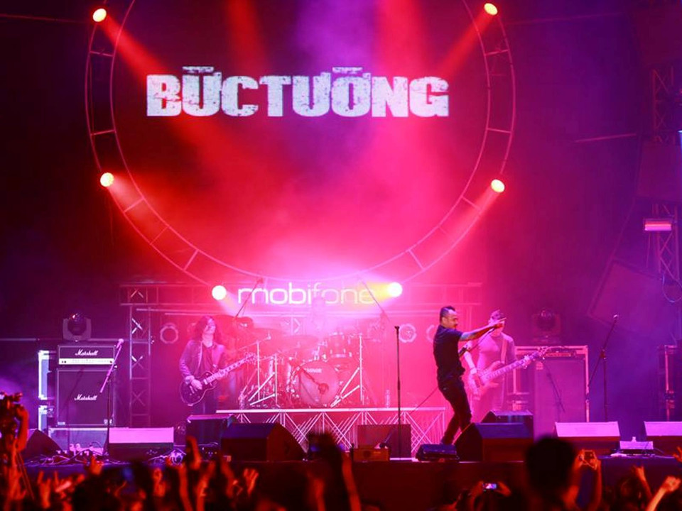 "Bức Tường" thực sự "gây bão" với "Rock xuyên màn đêm," "Tâm hồn của đá"... (Ảnh: BTC) 