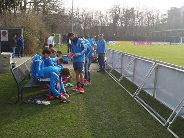 Chuẩn bị vào sân tập. (Nguồn Dfb.de)