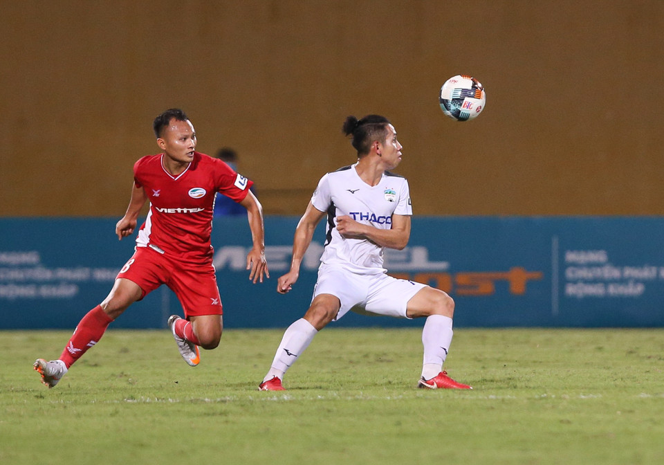 Mất 3 điểm, Hoàng Anh Gia Lai vẫn đứng thứ 7 trên bảng xếp hạng của nhóm đầu. Trong khi đó, Viettel tiếp tục giữ hạng hai, bám đuổi Sài Gòn FC với khoảng cách 2 điểm trong cuộc đua vô địch. (Ảnh: Hiển Nguyễn/Vietnam+)