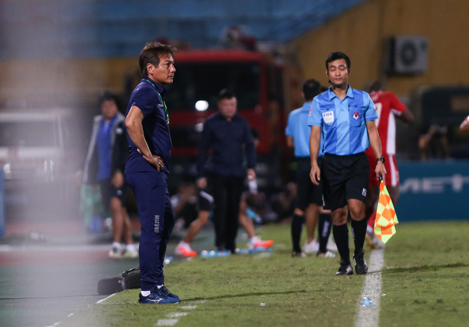 Tuy nhiên, đội bóng này để thua đậm 1-4 trong thế trận bế tắc, qua đó nối dài chuỗi thành tích kém cỏi chưa thắng trên sân khách ở mùa giải này. (Ảnh: Hiển Nguyễn/Vietnam+)