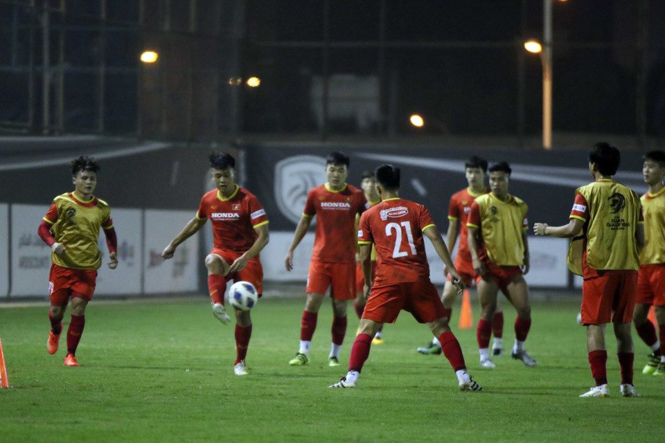 Ở buổi tập vừa kết thúc, đội tuyển Việt Nam đã đón tin vui khi trung vệ Nguyễn Thành Chung hồi phục chấn thương và có thể trở lại tập luyện bình thường. (Ảnh: VFF)