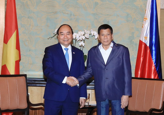 Thủ tướng Nguyễn Xuân Phúc gặp Tổng thống Philippines Rodrigo Duterte. (Nguồn: TTXVN)