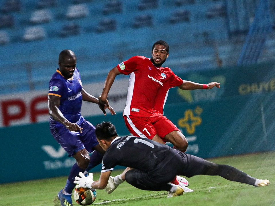 Viettel đối đầu Becamex Bình Dương được đánh giá là cặp đấu cân bằng, hấp dẫn nhất của vòng tứ kết cúp Quốc gia 2020. (Ảnh: Hiển Nguyễn/Vietnam+)