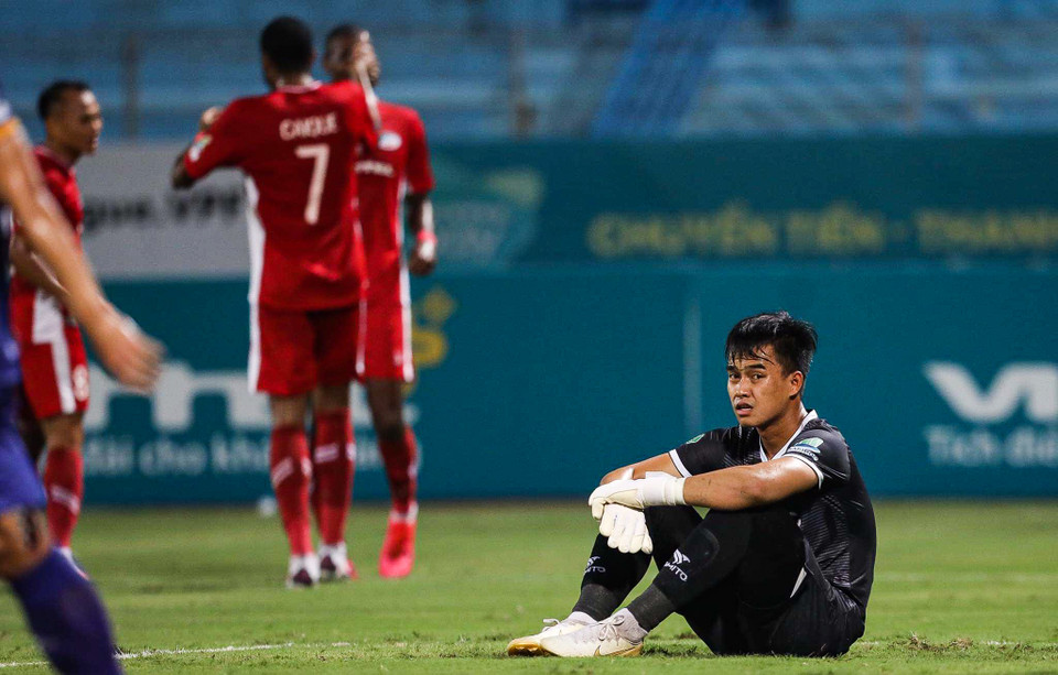 Ngược lại, Viettel càng chơi càng hưng phấn. Đội chủ nhà sớm dẫn 3-0 ở phút 19 nhờ công của Bruno. Chỉ sau 45 phút đầu tiên, Viettel gần như đã kết liễu đối thủ. (Ảnh: Hiển Nguyễn/Vietnam+)