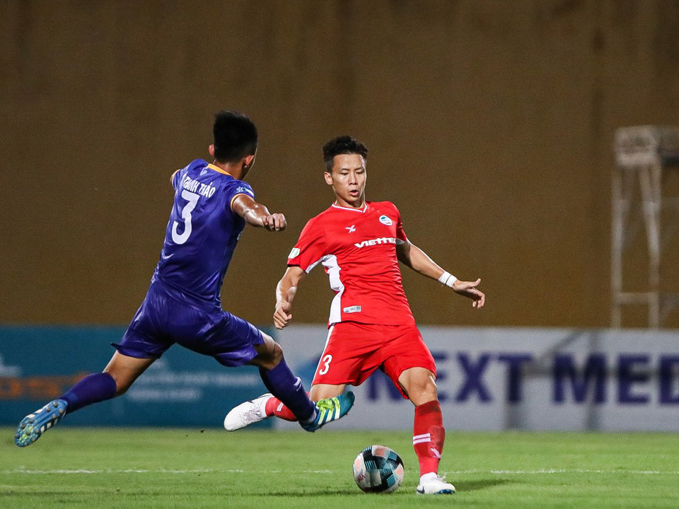 Tuy nhiên, diễn biến trên sân Hàng Đẫy không cho thấy điều đó bởi đội chủ nhà kiểm soát thế trận, chơi chủ động và tấn công hiệu quả hơn. (Ảnh: Hiển Nguyễn/Vietnam+)
