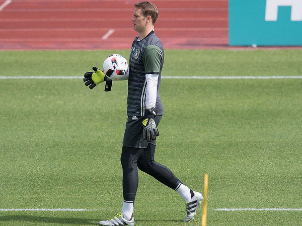 Tuyển Đức sẽ mặc áo màu xanh cho trận đấu đêm nay. (Nguồn: DFB.de)