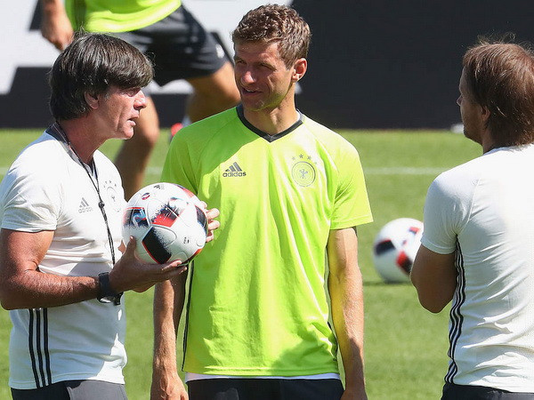 HLV Joachim Löw đặt niềm tin rất lớn vào học trò. Müller sẽ là người đá cao nhất trên hàng công. (Nguồn: DFB.de)