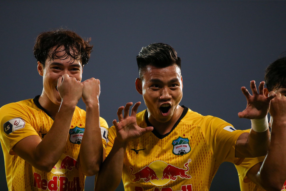 Tiền đạo Văn Toàn và ngoại binh Brandao đã tỏa sáng, ghi bàn để giúp Hoàng Anh Gia Lai thắng dễ dàng 2-0 Hải Phòng dù phải thi đấu trên sân khách Lạch Tray. (Ảnh: PV/Vietnam+)