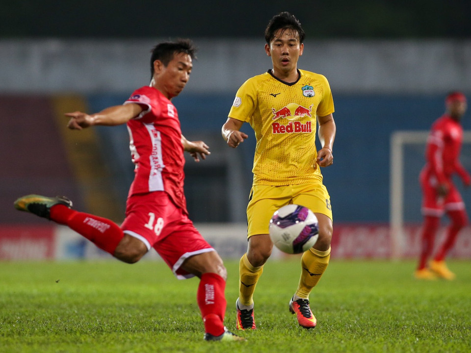 Ngược lại, Hải Phòng đã có chuỗi 3 trận thua liên tiếp mà không ghi nổi bàn thắng nào, Nếu tiếp tục duy trì phong độ kém, đội bóng này đối mặt nguy cơ tụt xuống đáy bảng xếp hạng và đua trụ hạng vất vả. (Ảnh: PV/Vietnam+)