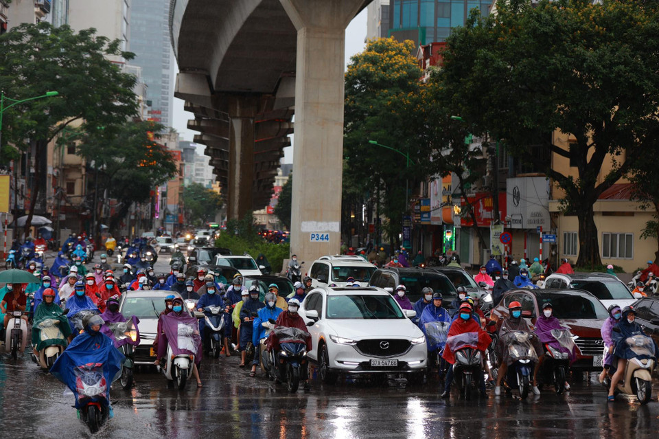 Theo dự báo, nhiệt độ tại Bắc Bộ giảm sâu do tác động của mưa rào và dông có thể kéo dài từ nay đến ngày 12/6. (Ảnh: PV/Vietnam+)