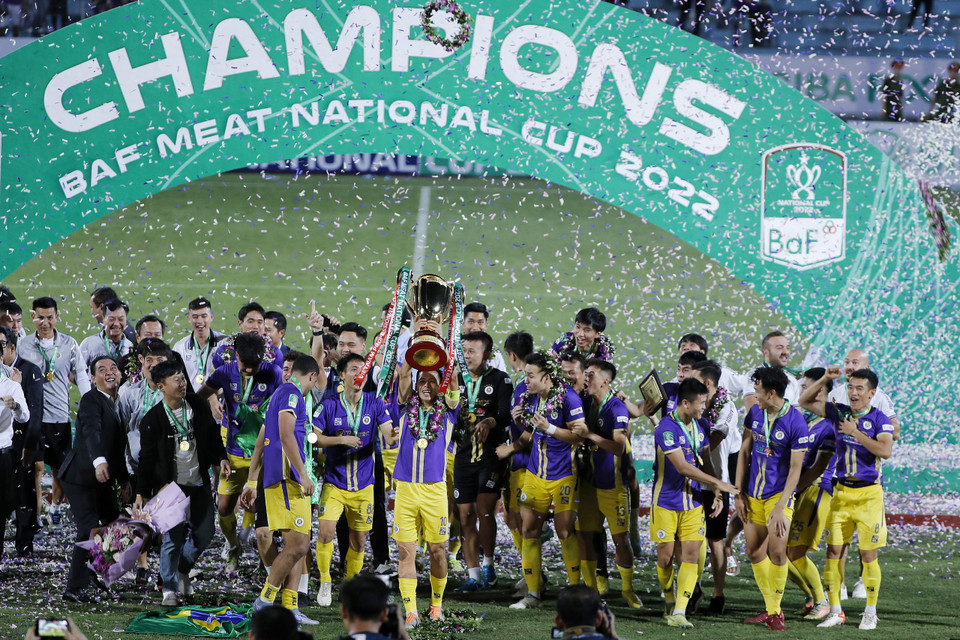 Hà Nội FC lên ngôi vô địch Cúp Quốc gia 2022 sau khi đánh bại Bình Định ở chung kết, qua đó hoàn thành cú đúp danh hiệu ở mùa giải này cùng với chức vô địch V-League. (Ảnh: PV/Vietnam+)
