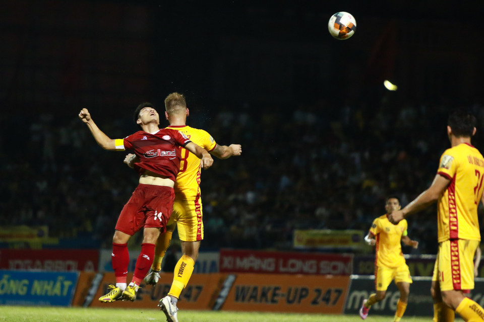 Tiền vệ này là một trong những cầu thủ có số trận thi đấu nhiều nhất V-League 2019 với 25 lần ra sân. (Ảnh: Nguyên An/Vietnam+)