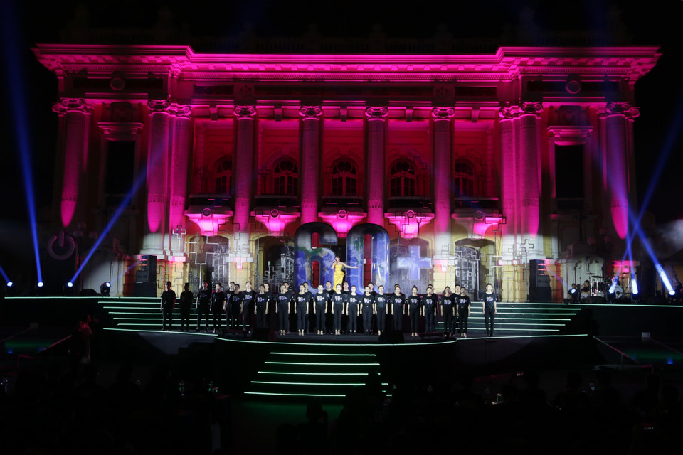 Biểu diễn văn nghệ tại lễ phát động. (Nguồn: Trần Việt/TTXVN)