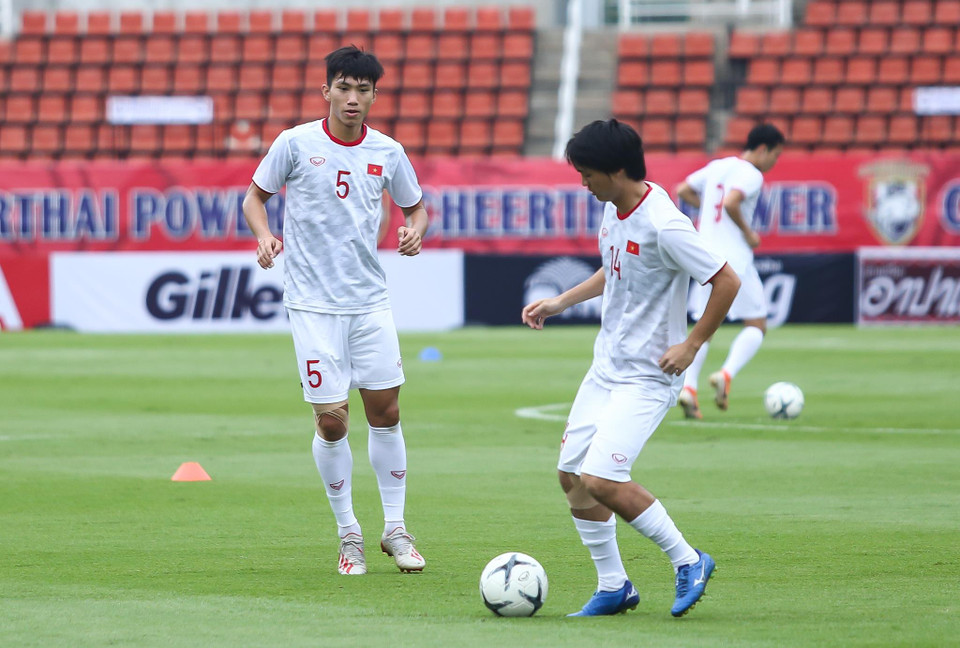 Hậu vệ này chỉ có một buổi tập duy nhất tại Thái Lan trên chính sân đấu Thammasat chiều 4/9 sau khi hoàn tất thương vụ chuyển nhượng lịch sử của bản thân. (Ảnh: Nguyên An)