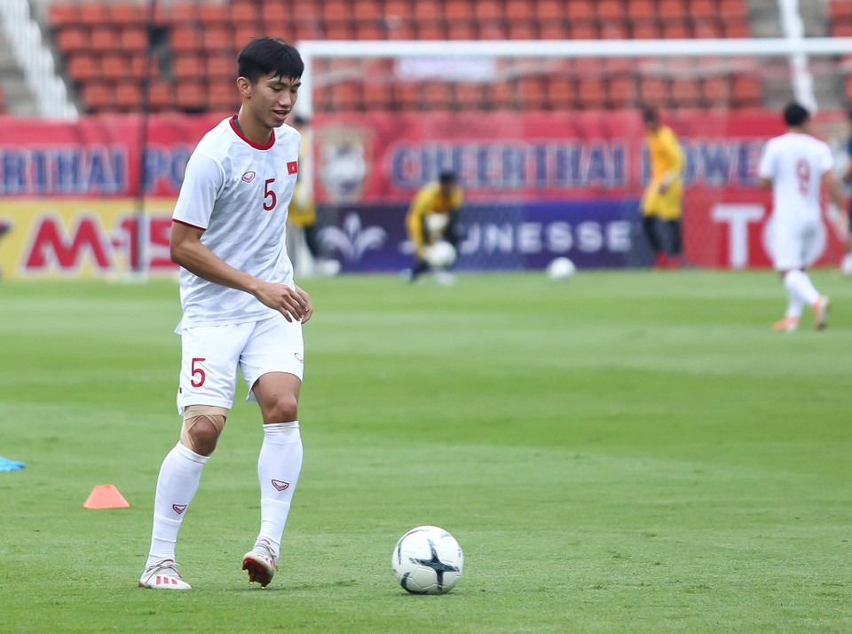 Đoàn Văn Hậu quay trở lại tập luyện cùng tuyển Việt Nam sau khi vắng mặt từ ngày 31/8 đến 3/9 để hoàn tất thủ tục chuyển nhượng sang câu lạc bộ mới SC Heerenveen (Hà Lan). (Ảnh: Nguyên An)