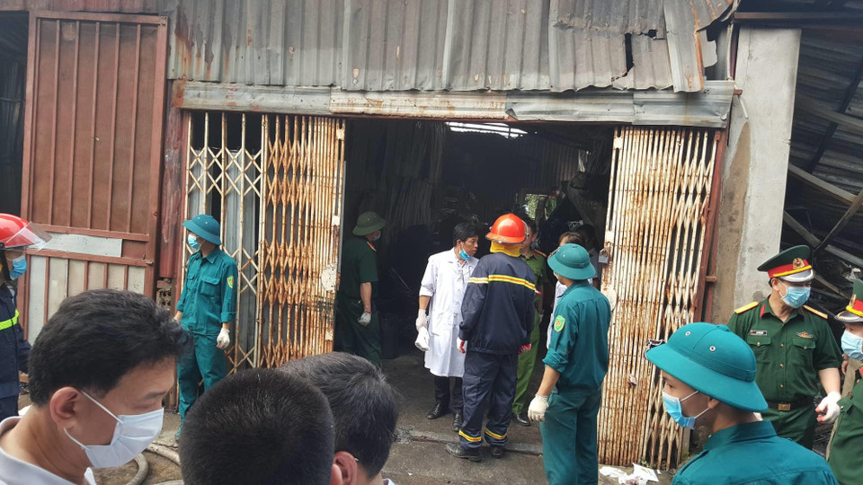 Bác sỹ đã kịp thời có mặt tại hiện trường để cứu các nạn nhân trong vụ cháy. (Ảnh: Sơn Bách/Vietnam+)