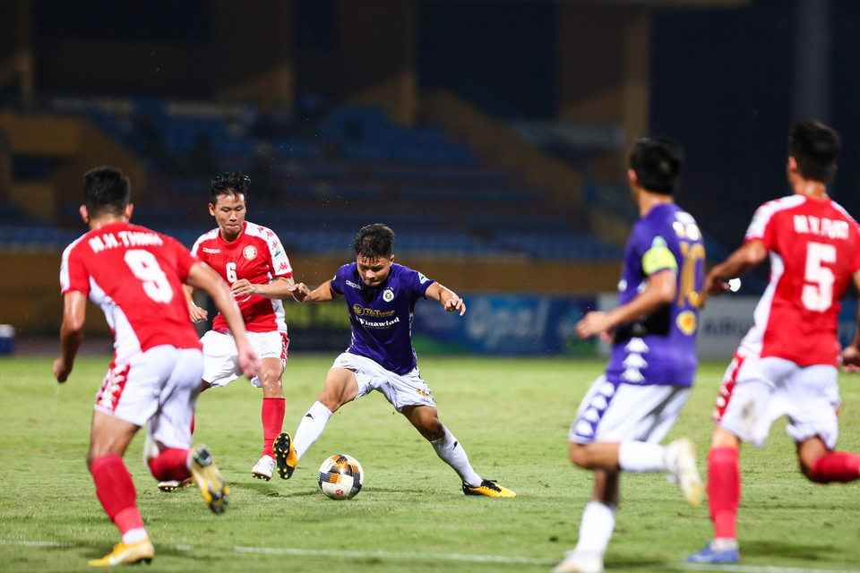 Sau hai lần kiến tạo, Quang Hải tự mình ghi bàn thắng thứ ba cho đội nhà ở phút 63. (Ảnh: Hiển Nguyễn/Vietnam+)