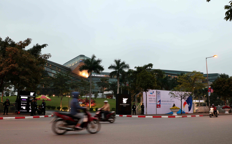 Khu vực bên ngoài Khách sạn JW Marriott. (Nguồn: Văn Điệp/TTXVN)