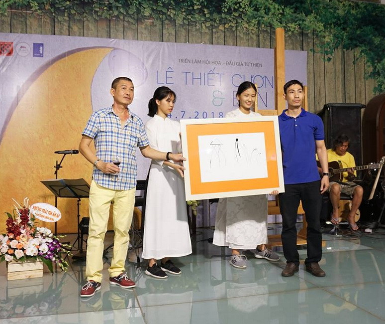 Đấu giá bức tranh mực nho trên giấy của họa sỹ Lê Thiết Cương. (Ảnh: Gallery 39 -PTLQS)