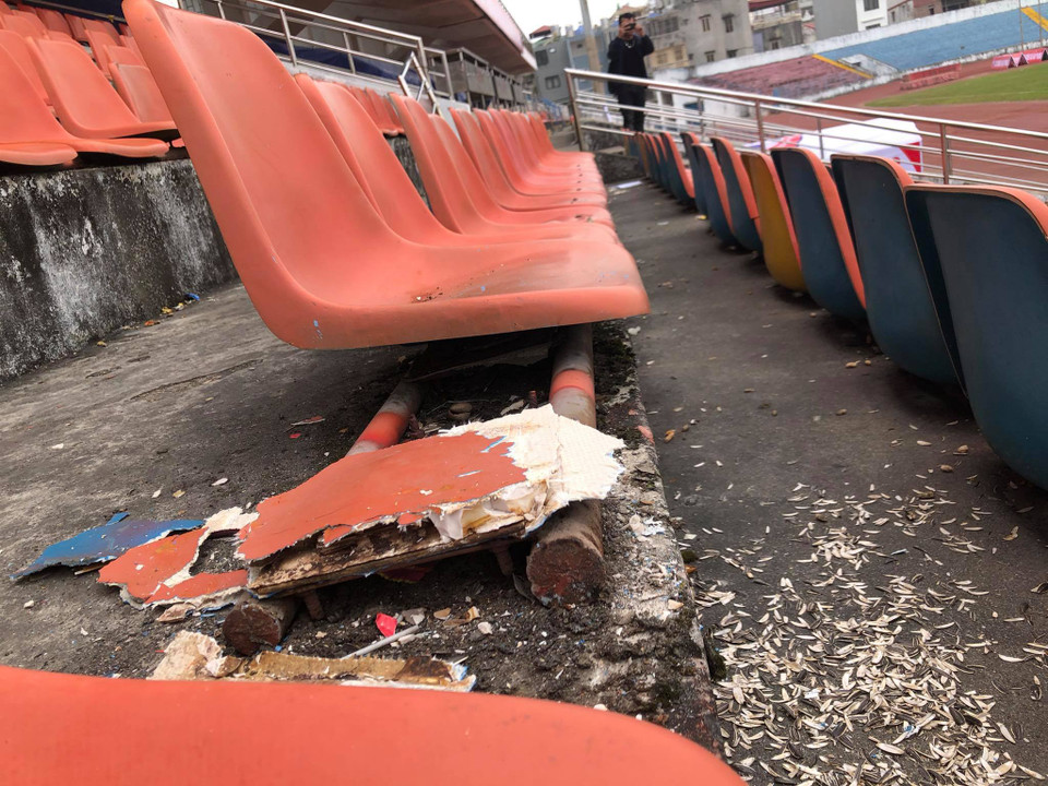 Vừa qua, Công an Thành phố Hải Phòng hoàn tất kiểm tra và xác định sân vận động Lạch Tray tồn tại nhiều hạng mục không đảm bảo liên quan tới an ninh, trật tự, phòng cháy chữa cháy để tổ chức thi đấu V-League, Cup quốc gia 2021. (Ảnh: CTV/Vietnam+)