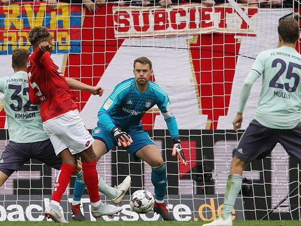 Pha hậu vệ lăn xả của Kimmich (Ảnh: Nguồn Fcb.de)