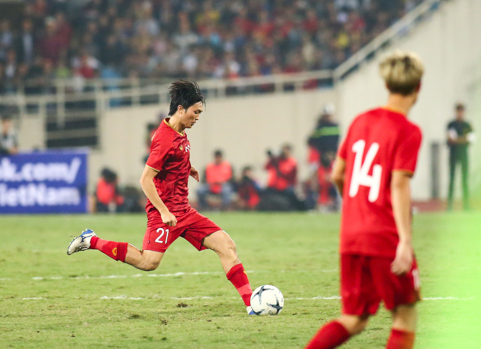Tiền vệ Hoàng Anh Gia Lai chơi tốt để giúp tuyển Việt Nam có thế trận chủ động trước đối thủ tời từ Tây Á được đánh giá cao hơn. (Ảnh: Nguyên An)