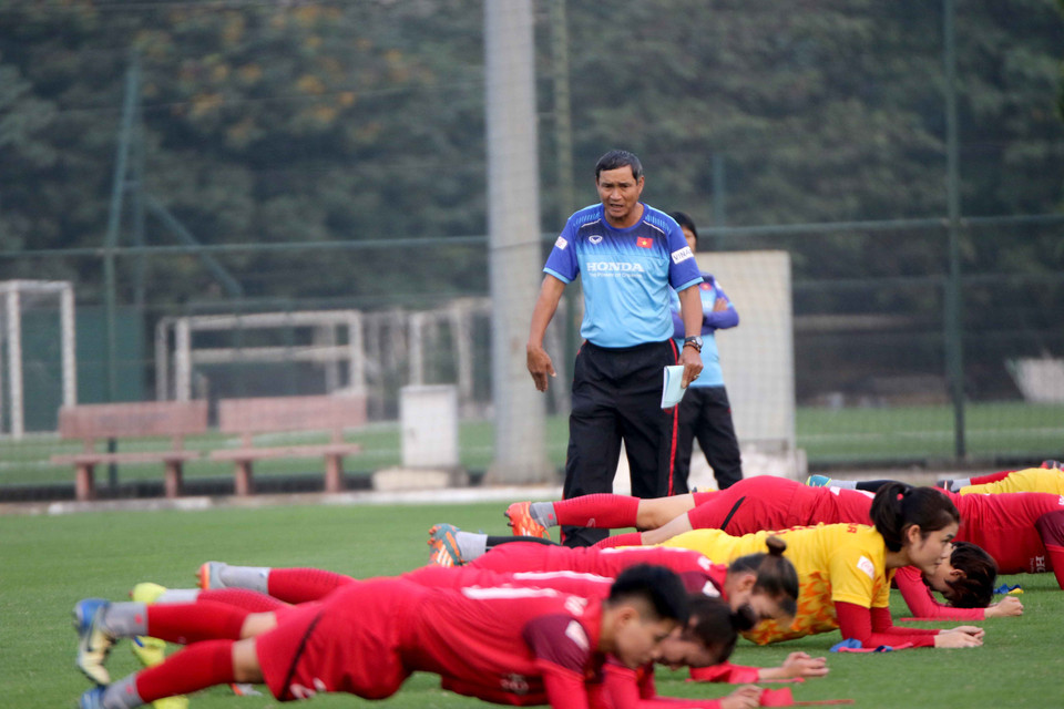 Đội tuyển nữ Việt Nam gác lại niềm vui chiến thắng vừa qua để hướng tới mục tiêu mới, giành vé dự Olympic Tokyo 2020. (Ảnh: VFF)