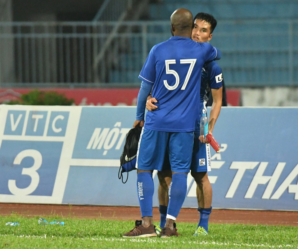 Vòng đấu cuối cùng của nhóm trụ hạng V-League 2020 chiều 31/10 'phán quyết' Quảng Nam phải xuống hạng sau màn trình diễn nhạt nhòa đã qua. (Ảnh: Hiển Nguyễn/Vietnam+)