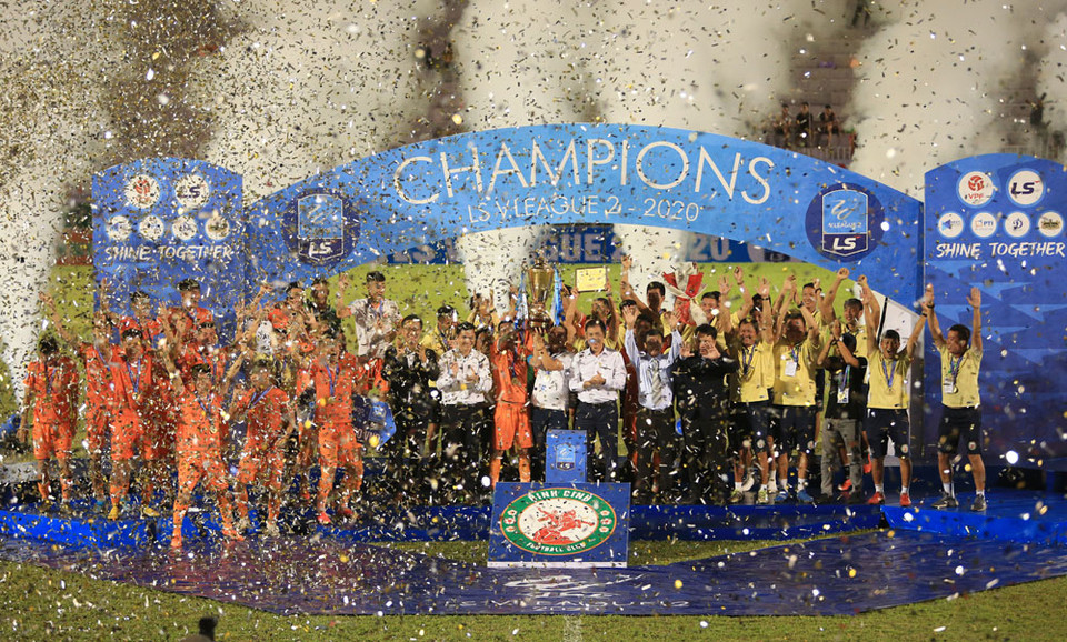 Bình Định không được đầu tư quá lớn như nhiều đội bóng khác ở hạng Nhất mùa này, nhưng đã đạt được thành công lớn sau 12 năm dài chinh chiến qua hai hạng đấu khác nhau. (Ảnh: VPF)