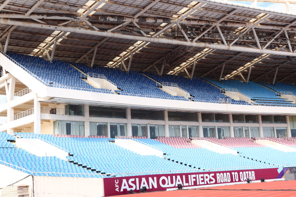 Ngoài cải tạo mặt sân thi đấu, sân Mỹ Đình cũng được làm mới nhiều hạng mục khác trong hai tháng qua. (Ảnh: Hiển Nguyễn/Vietnam+)