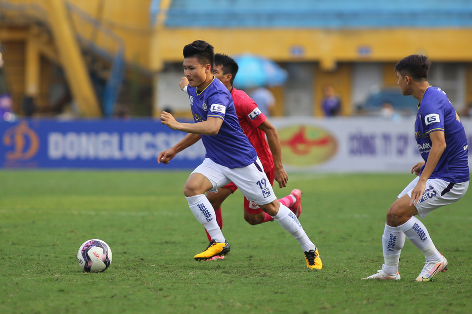Còn ngoại binh Bruno là người ấn định chiến thắng cho Hà Nội FC với bàn thắng ở phút 80 trong ngày Quang Hải, Văn Quyết và những mũi nhọn trên hàng công đội bóng Thủ đô tháo được gánh nặng. (Ảnh: PV/Vietnam+)