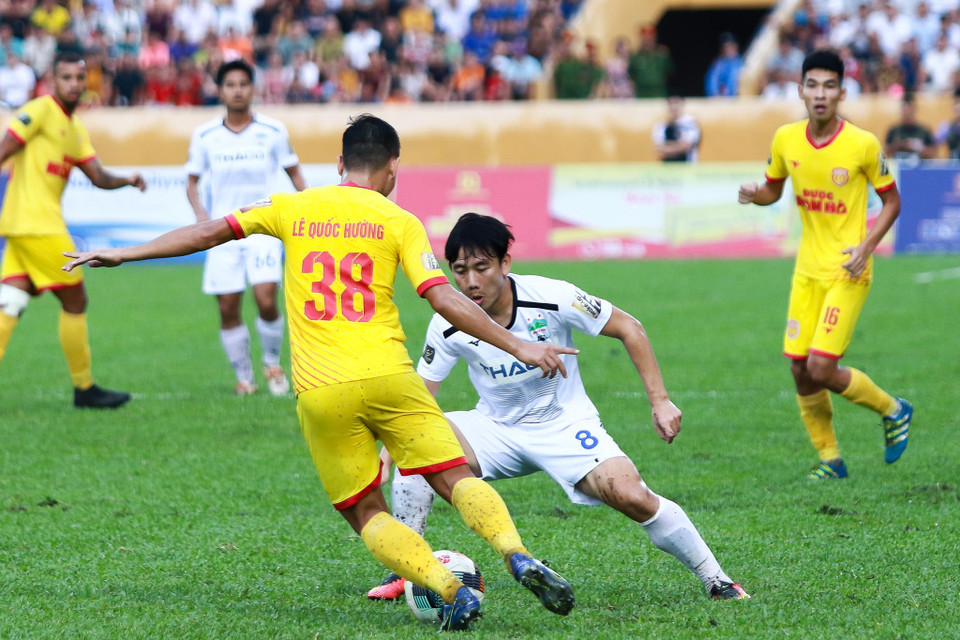 Giành 1 điểm ở vòng 19 V-League, Hoàng Anh Gia Lai có 23 điểm và xếp thứ 10 trên bảng xếp hạng. Còn Nam Định chen chân lên tốp 5 với 26 điểm. (Ảnh: Nguyên An)