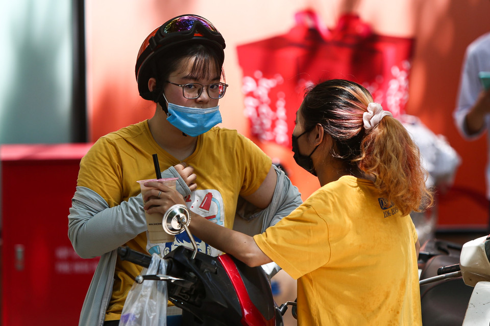  Chiều nay, thí sinh tiếp tục bước vào phần thi cuối cùng với môn Ngoại ngữ với thời gian làm bài 60 phút. Các em cần tập trung tối đa để hoàn thành môn thi cuối cùng của kỳ thi THPT năm 2020. (Ảnh: Phúc Tá/Vietnam+)