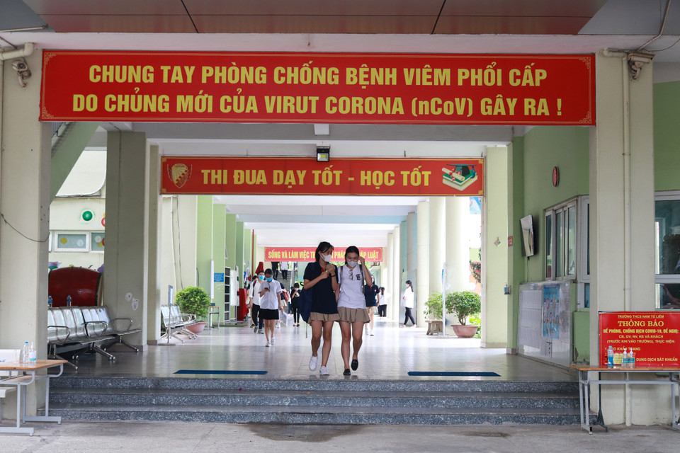 Gần 900.000 thí sinh cả nước kết thúc kỳ thi tốt nghiệp THPT bằng bài thi môn Ngoại ngữ dài 60 phút trong chiều 10/8. (Ảnh: Phúc Tá/Vietnam+)