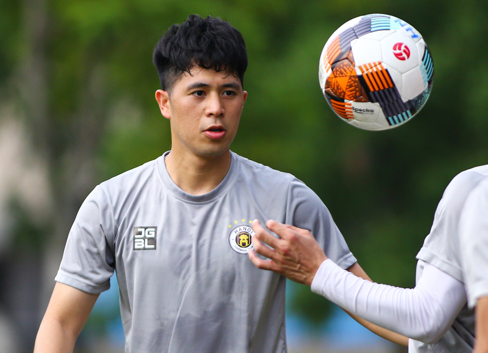 Đáng chú ý, trung vệ Đình Trọng cũng có mặt ở buổi tập này của Hà Nội FC sau thời gian dài điều trị chấn thương tái phát. (Ảnh: Hiển Nguyễn/Vietnam+) 