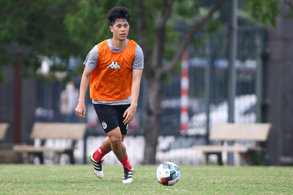 Tuy nhiên, Đình Trọng chắc chắn vẫn cần thời gian để lấy lại phong độ đỉnh cao sau tời gian dài không thi đấu. (Ảnh: Hiển Nguyễn/Vietnam+) 